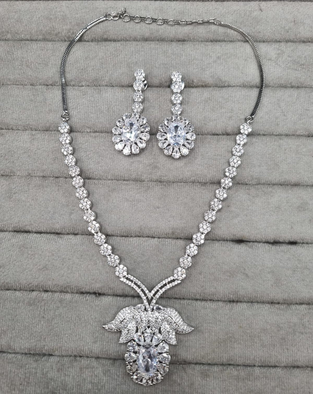 Sparkling White Stone AD Jewellery Set